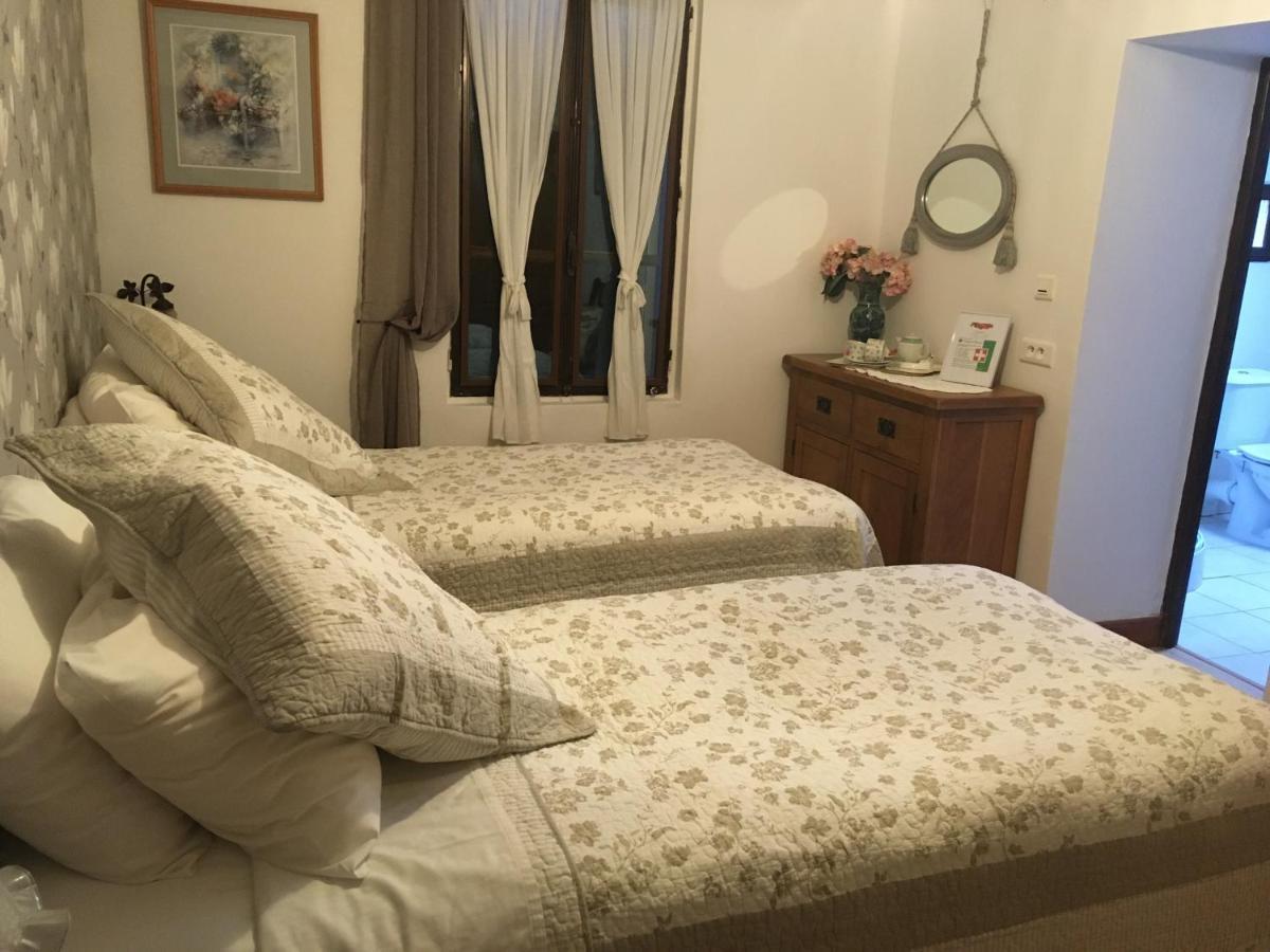 Le Jardin De Rose 24 Feuillebert Romagne 86700 Bed and Breakfast Εξωτερικό φωτογραφία