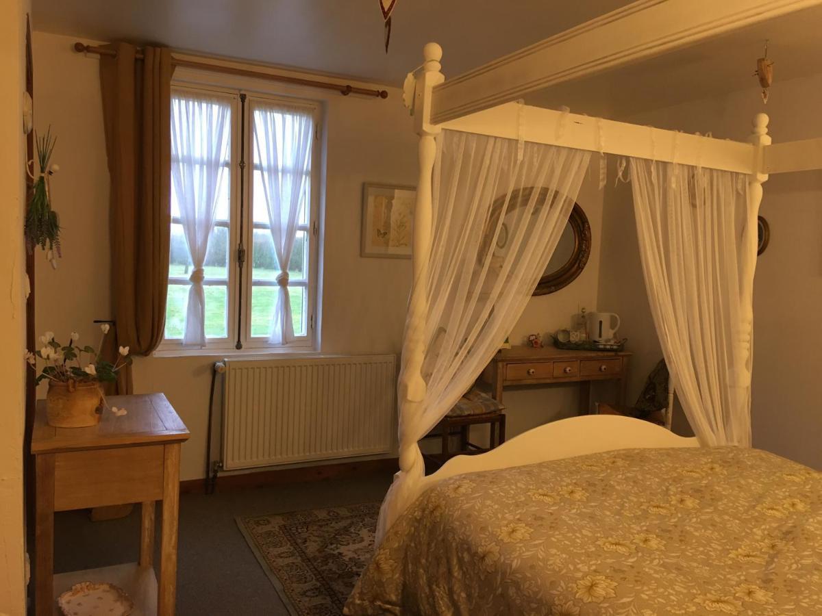 Le Jardin De Rose 24 Feuillebert Romagne 86700 Bed and Breakfast Εξωτερικό φωτογραφία