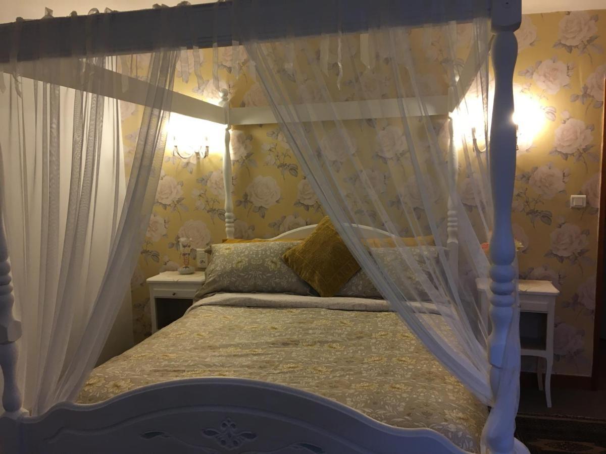 Le Jardin De Rose 24 Feuillebert Romagne 86700 Bed and Breakfast Εξωτερικό φωτογραφία