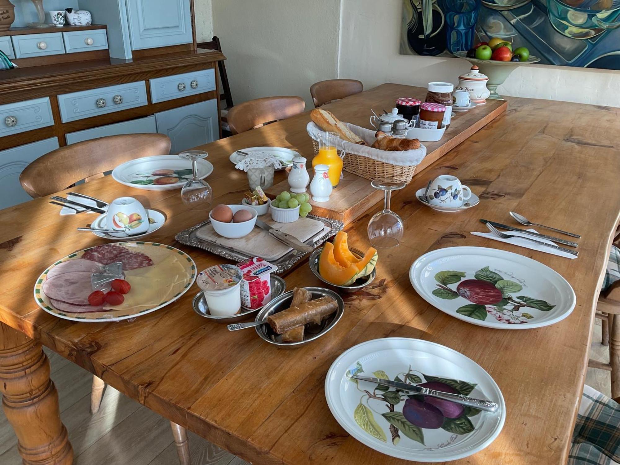 Le Jardin De Rose 24 Feuillebert Romagne 86700 Bed and Breakfast Εξωτερικό φωτογραφία